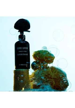 Serge Lutens Parole D'eau Hand And Body Cleansing Gel 240ml 2 Serge Lutens Parole D'eau Hand And Body Cleansing Gel 240ml – Bild 2