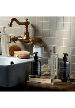 Serge Lutens Parole D'eau Hand And Body Cleansing Gel 240ml 8 Serge Lutens Parole D'eau Hand And Body Cleansing Gel 240ml -Günstiges Pflegesets Geschäft unnamed file 550