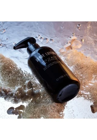 Serge Lutens Dans Le Bleu Qui Pétille Hand And Body Cleansing Gel 240ml 2 Serge Lutens Dans Le Bleu Qui Pétille Hand And Body Cleansing Gel 240ml – Bild 2