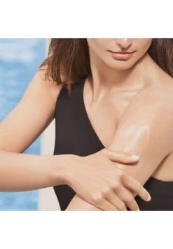 SHISEIDO Clear Suncare Stick SPF50+ 20g -Günstiges Pflegesets Geschäft unnamed file 689